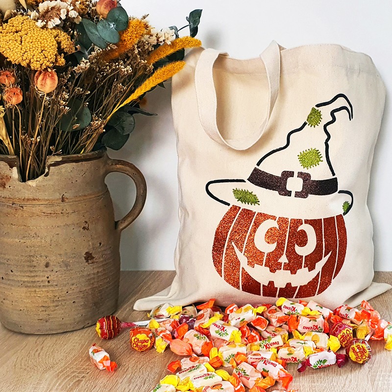 Figurine Fantôme Halloween Faite Main – Avec Chapeau Et Fleurs – Pièce Unique