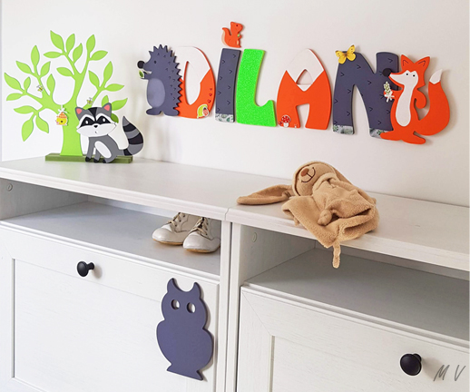 Une décoration renard pour une chambre bébé tendance avec des formes en bois !
