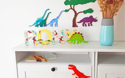 Un tuto dinosaure avec des formes en bois à customiser pour une chambre d’enfant !