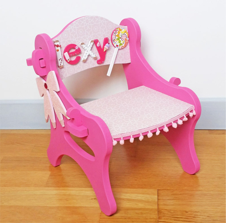 prenom en bois décoration pour une chaise d'enfant