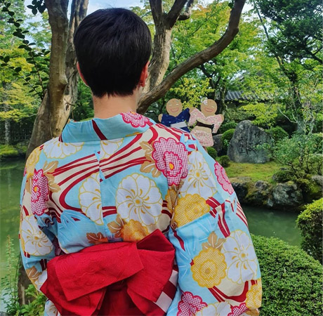 mon séjour au Japon en tenue traditionnelle a Kyoto